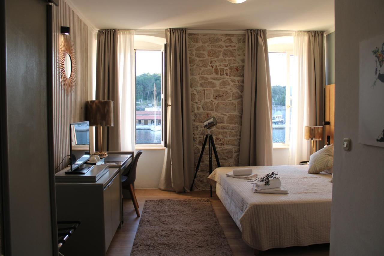 Olife Guesthouse Milna  Exteriér fotografie