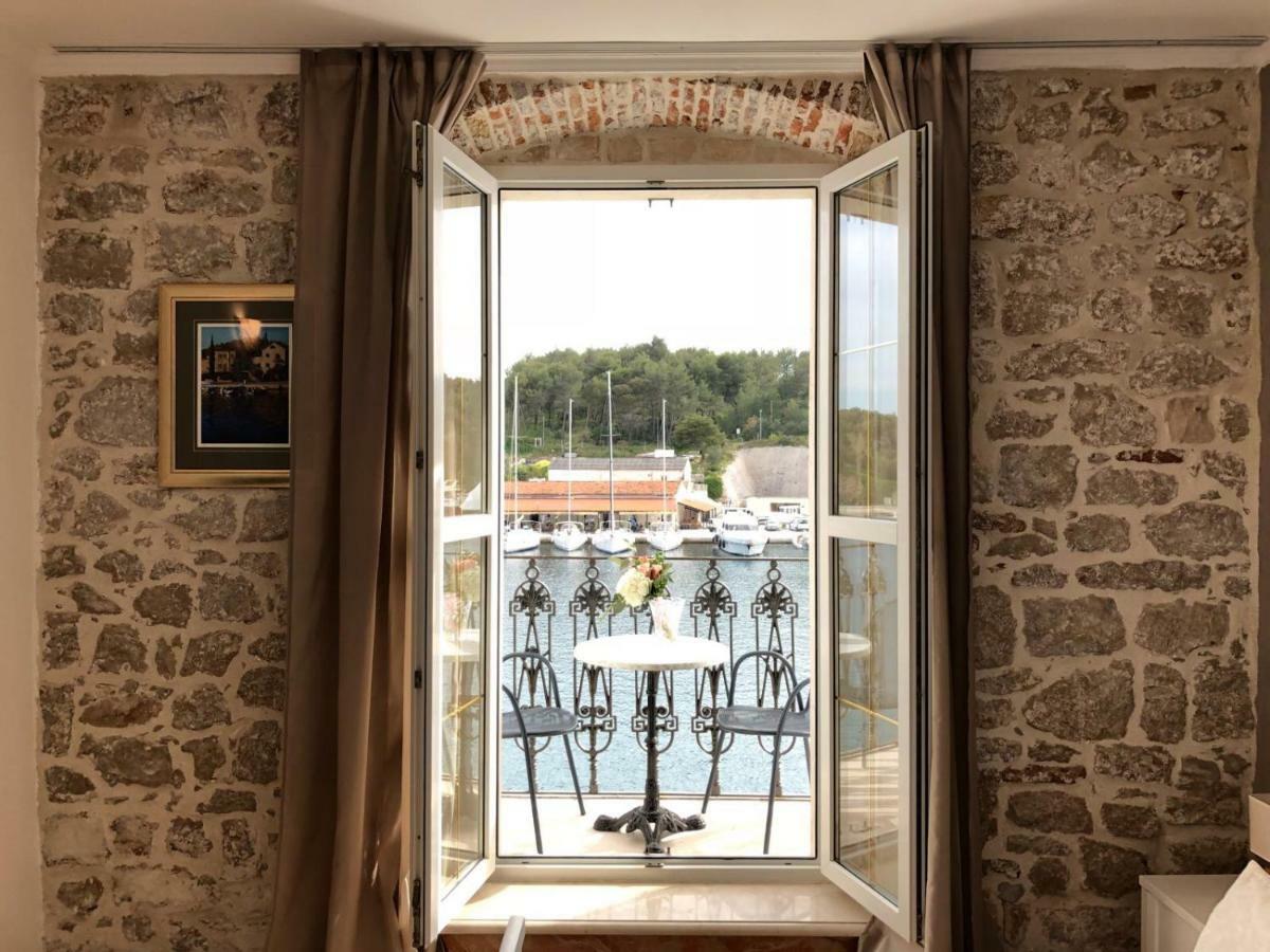 Olife Guesthouse Milna  Exteriér fotografie