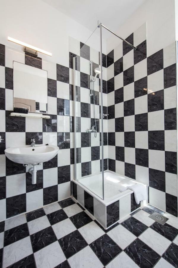 Olife Guesthouse Milna  Exteriér fotografie